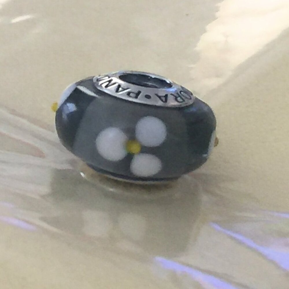 Pandora White Flowers on Black Murano Glass Bead